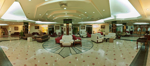 فضای لابی هتل قصرالضیافه مشهد
